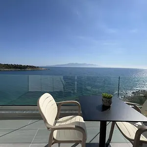 Sea Breeze , Sarandë Albânia